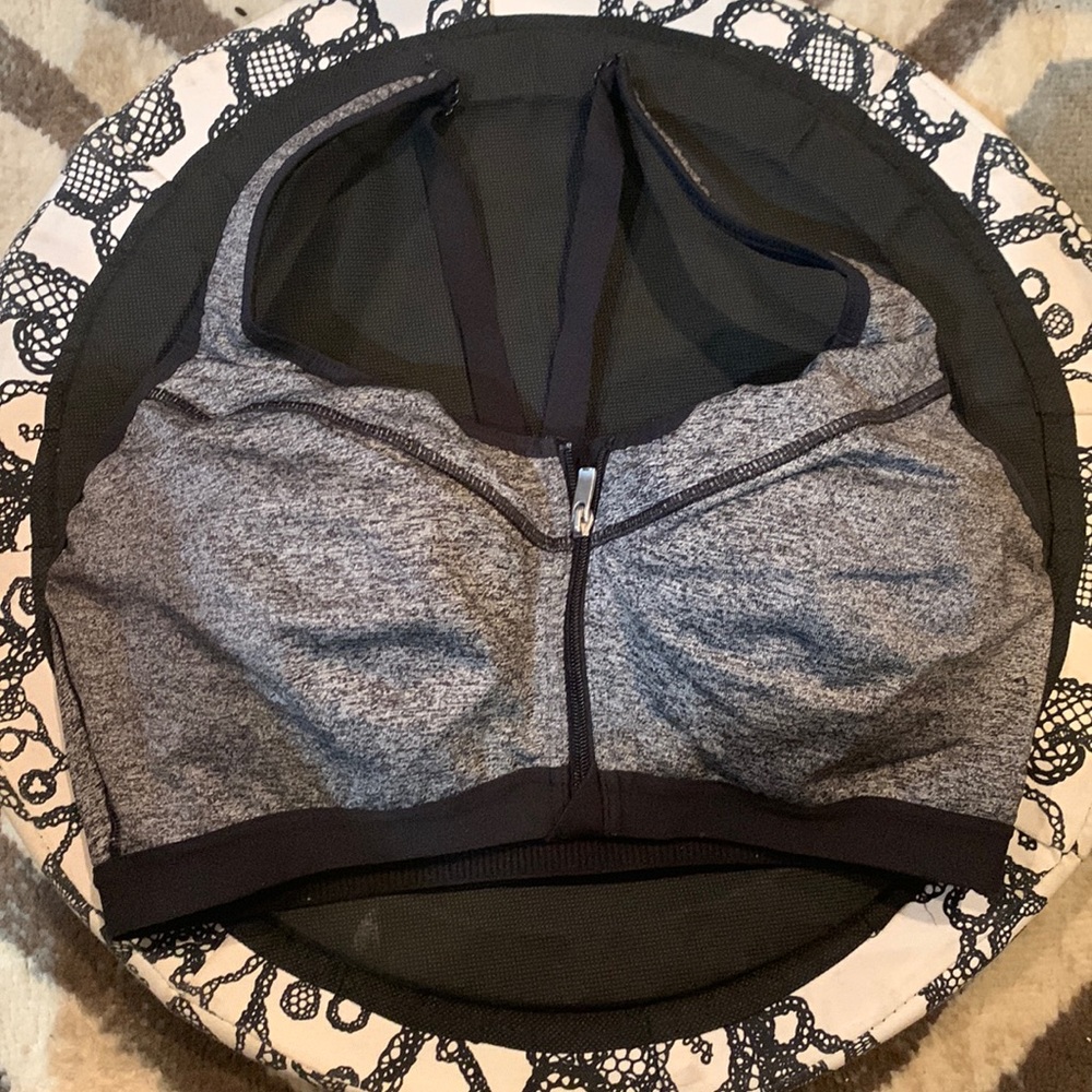 Victoria secret worn 2x sports bra size 36D